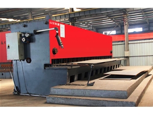 6米大型數(shù)顯剪板機(jī)