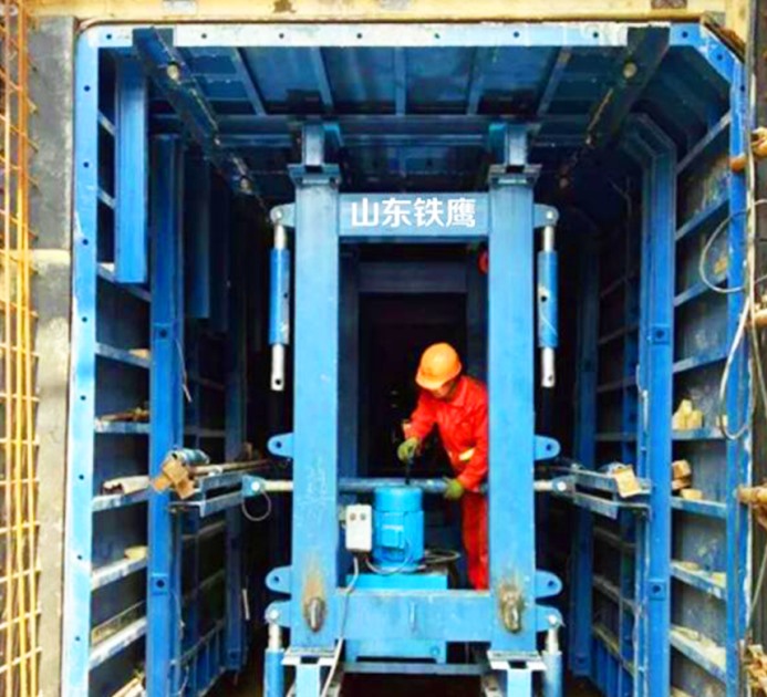 液壓自動管廊臺車